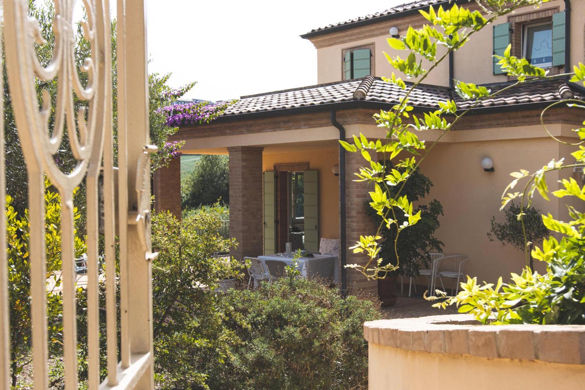 Villa Mariposa 시비타노바 마르셰 외부 사진