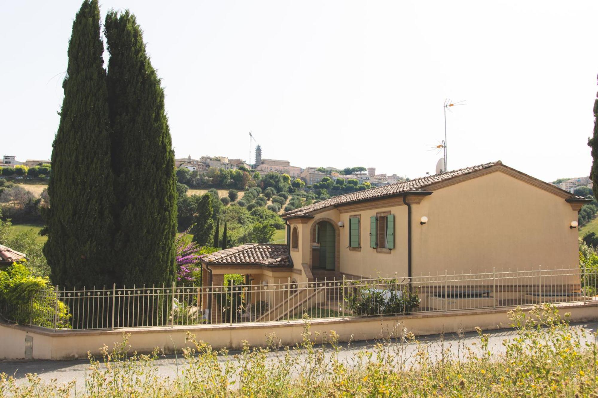 Villa Mariposa 시비타노바 마르셰 외부 사진